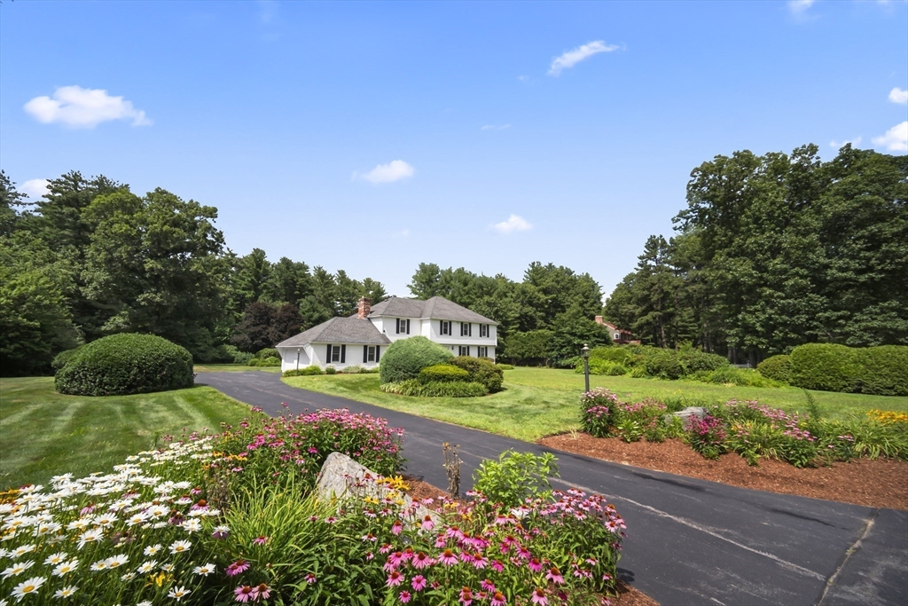 41 Farrington Lane, Marlborough, Massachusetts, 4 Bedrooms Bedrooms, 9 Rooms Rooms,2.5 BathroomsBathrooms,Residential,For Sale,Farrington Lane,73550575