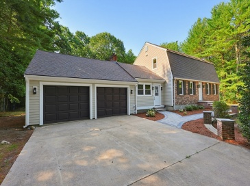 8 Cook Rd, Foxboro, Massachusetts, 3 Bedrooms Bedrooms, 7 Rooms Rooms,2.5 BathroomsBathrooms,Residential,For Sale,Cook Rd,73550863