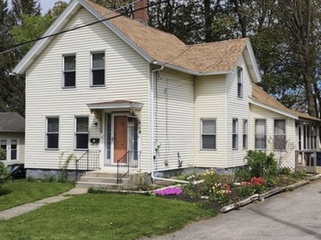 16 Water St, Southbridge, Massachusetts, 3 Bedrooms Bedrooms, 6 Rooms Rooms,1.5 BathroomsBathrooms,Residential,For Sale,Water St,73550589