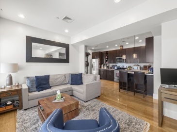 101 Old Harbor St, Boston, Massachusetts, 2 Bedrooms Bedrooms, 4 Rooms Rooms,2 BathroomsBathrooms,Residential,For Sale,Old Harbor St,73550591