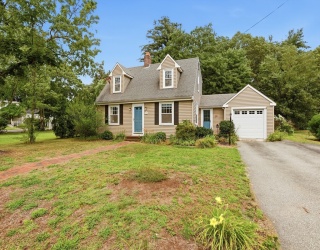 29 Stedman St, Chelmsford, Massachusetts, 2 Bedrooms Bedrooms, 6 Rooms Rooms,1.5 BathroomsBathrooms,Residential,For Sale,Stedman St,73550592