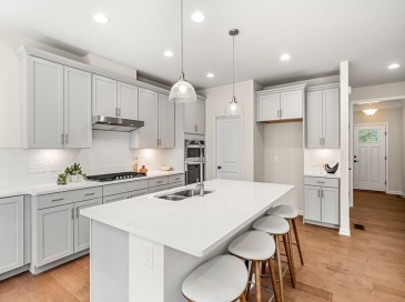10 Tiger Terrace, Walpole, Massachusetts, 2 Bedrooms Bedrooms, 6 Rooms Rooms,2 BathroomsBathrooms,Residential,For Sale,Tiger Terrace,73550884