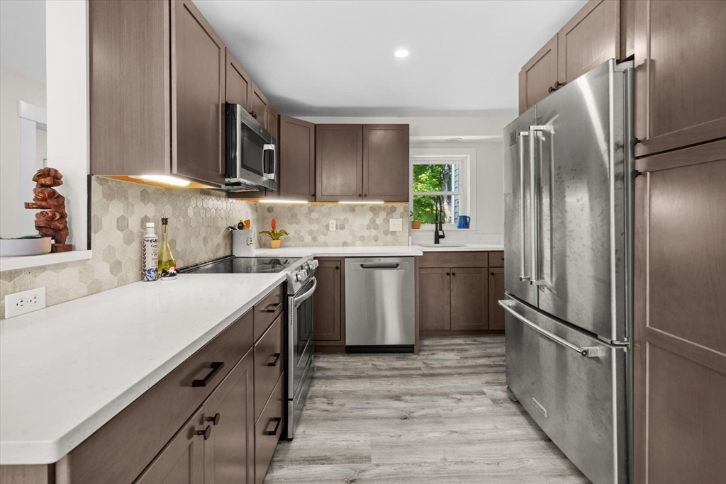 2 Park St, Westborough, Massachusetts, 2 Bedrooms Bedrooms, 5 Rooms Rooms,1 BathroomBathrooms,Residential,For Sale,Park St,73550844