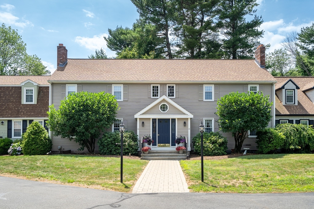 16 Camelot Ct, Stoughton, Massachusetts, 2 Bedrooms Bedrooms, 6 Rooms Rooms,2.5 BathroomsBathrooms,Residential,For Sale,Camelot Ct,73550796