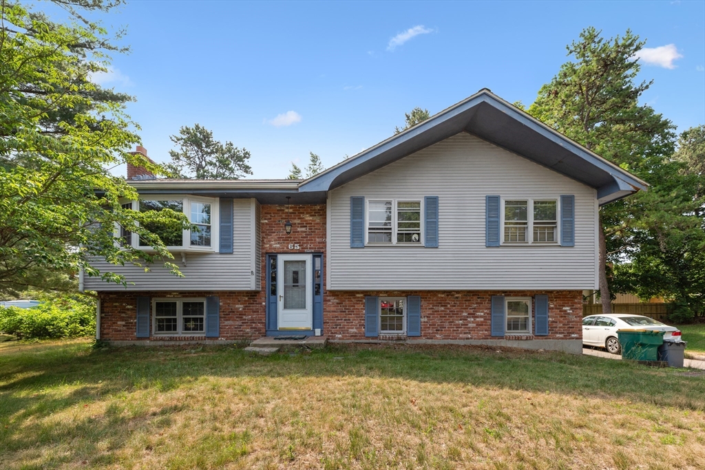 65 Green Dr, North Attleboro, Massachusetts, 4 Bedrooms Bedrooms, 8 Rooms Rooms,2 BathroomsBathrooms,Residential,For Sale,Green Dr,73550633