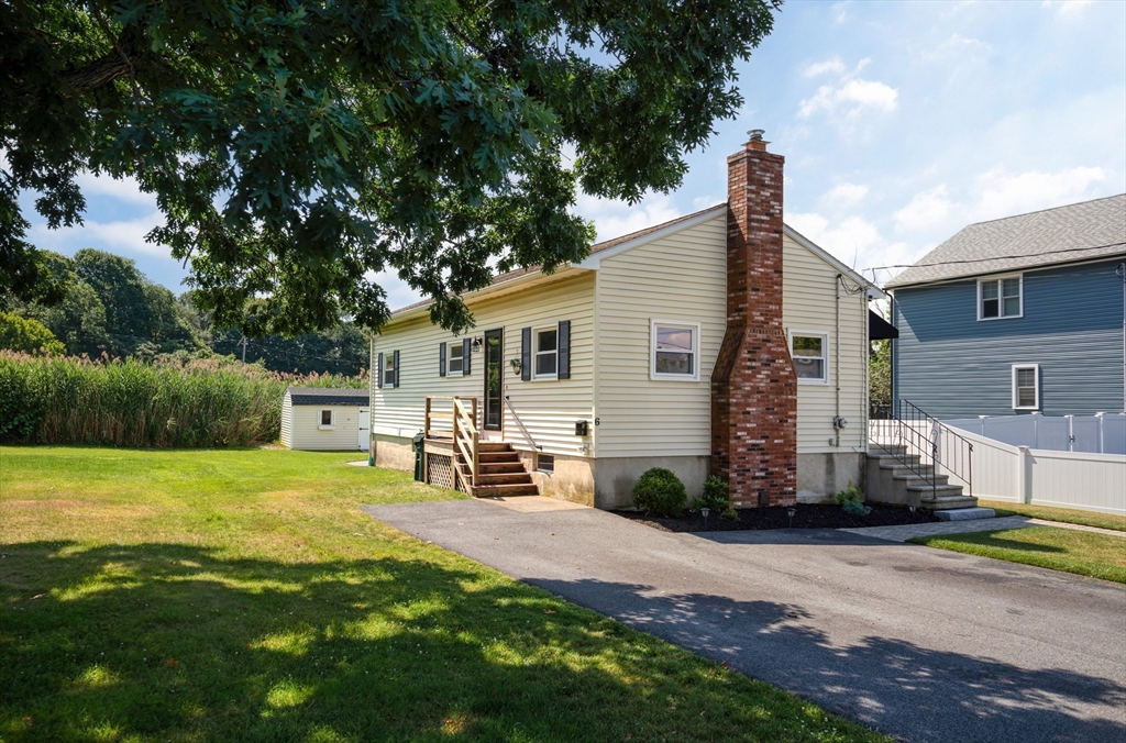 6 Congress Avenue, Danvers, Massachusetts, 2 Bedrooms Bedrooms, 4 Rooms Rooms,1.5 BathroomsBathrooms,Residential,For Sale,Congress Avenue,73550780