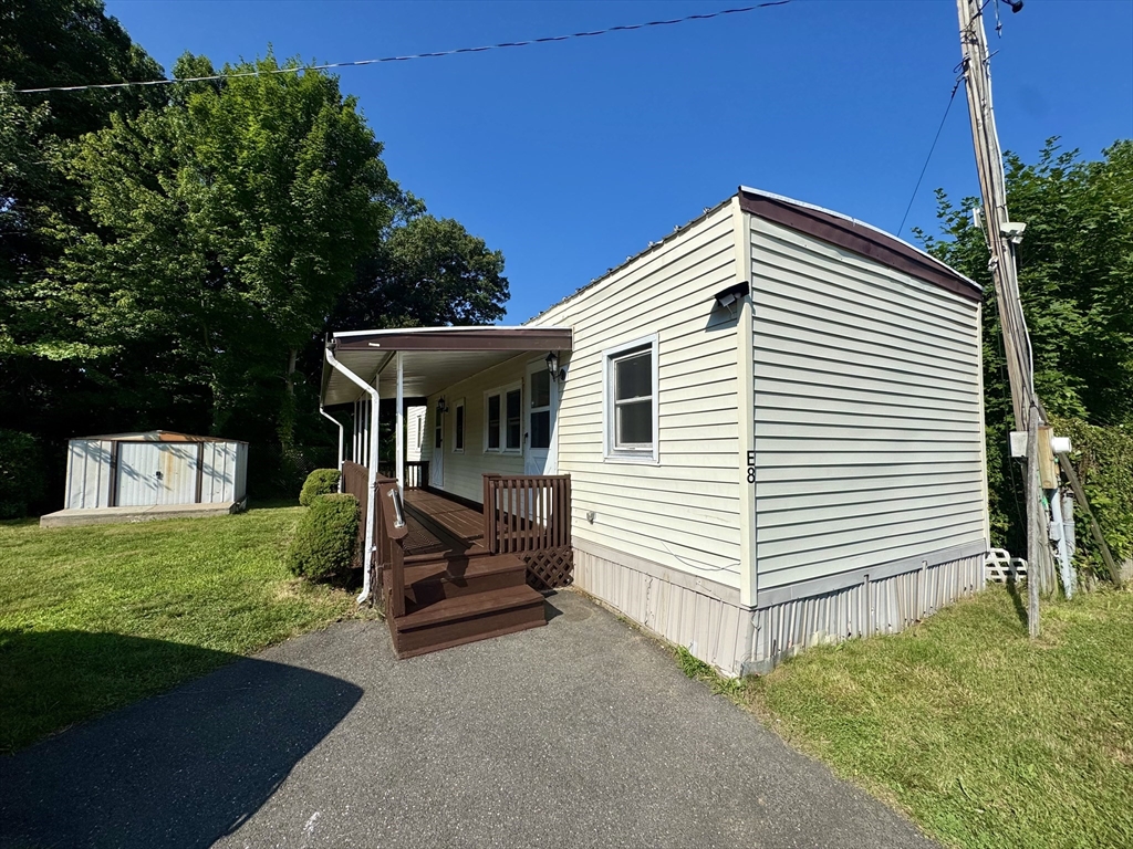 299 Miller St, Ludlow, Massachusetts, 2 Bedrooms Bedrooms, 4 Rooms Rooms,1 BathroomBathrooms,Residential,For Sale,Miller St,73550930