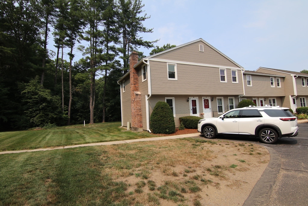 1430 Russell Rd, Westfield, Massachusetts, 2 Bedrooms Bedrooms, 4 Rooms Rooms,1.5 BathroomsBathrooms,Residential,For Sale,Russell Rd,73550642