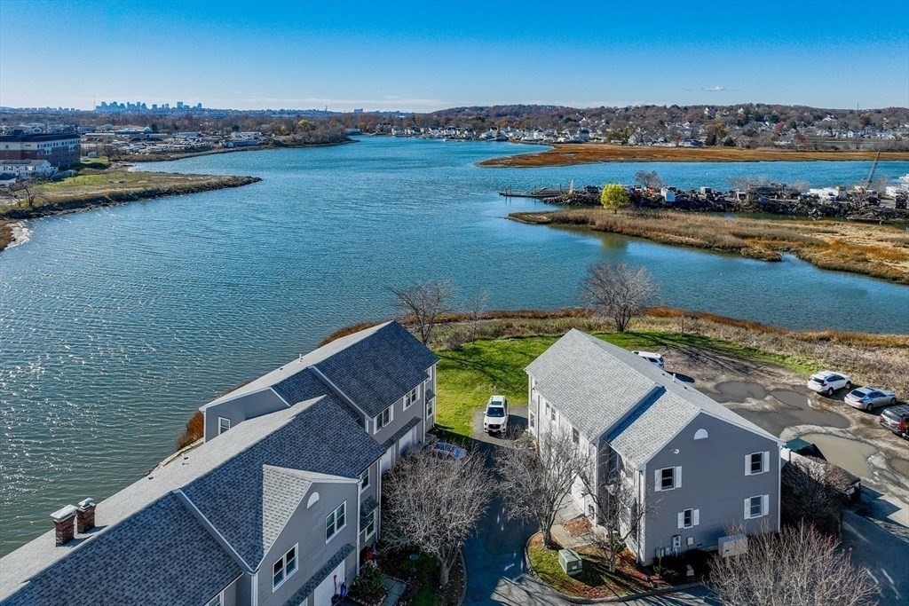 28 Margin St, Lynn, Massachusetts, 2 Bedrooms Bedrooms, 4 Rooms Rooms,2.5 BathroomsBathrooms,Residential,For Sale,Margin St,73550933