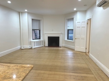 174 Newbury Street, Boston, Massachusetts, 1 Bedroom Bedrooms, 3 Rooms Rooms,1 BathroomBathrooms,Residential Lease,For Rent,Newbury Street,73550878 174 Newbury Street, Boston, Massachusetts, 1 Bedroom Bedrooms, 3 Rooms Rooms,1 BathroomBathrooms,Residential Lease,For Rent,Newbury Street,73550878
