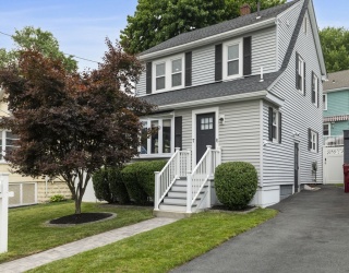 7 Harvard St, Melrose, Massachusetts, 3 Bedrooms Bedrooms, 7 Rooms Rooms,1.5 BathroomsBathrooms,Residential,For Sale,Harvard St,73550910