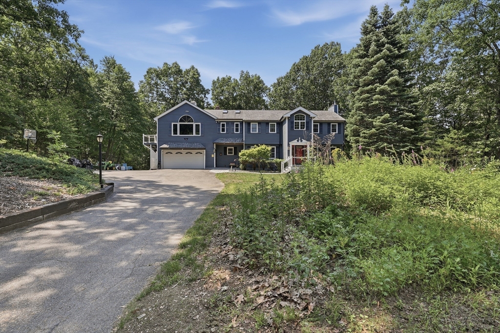73 West Street, Pepperell, Massachusetts, 4 Bedrooms Bedrooms, 11 Rooms Rooms,3.5 BathroomsBathrooms,Residential,For Sale,West Street,73550847