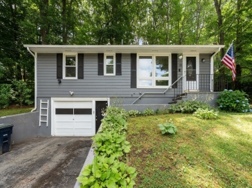25 Pinedale St, Southbridge, Massachusetts, 2 Bedrooms Bedrooms, 5 Rooms Rooms,1 BathroomBathrooms,Residential,For Sale,Pinedale St,73550651