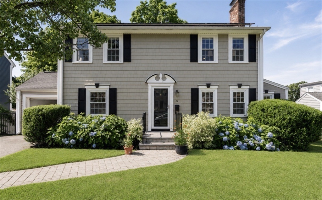 32 Grosvenor Rd, Waltham, Massachusetts, 4 Bedrooms Bedrooms, 6 Rooms Rooms,3 BathroomsBathrooms,Residential,For Sale,Grosvenor Rd,73550732
