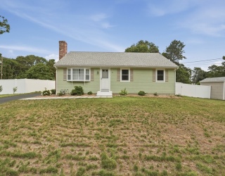 40 North Street, Dennis, Massachusetts, 3 Bedrooms Bedrooms, 9 Rooms Rooms,1.5 BathroomsBathrooms,Residential,For Sale,North Street,73550733