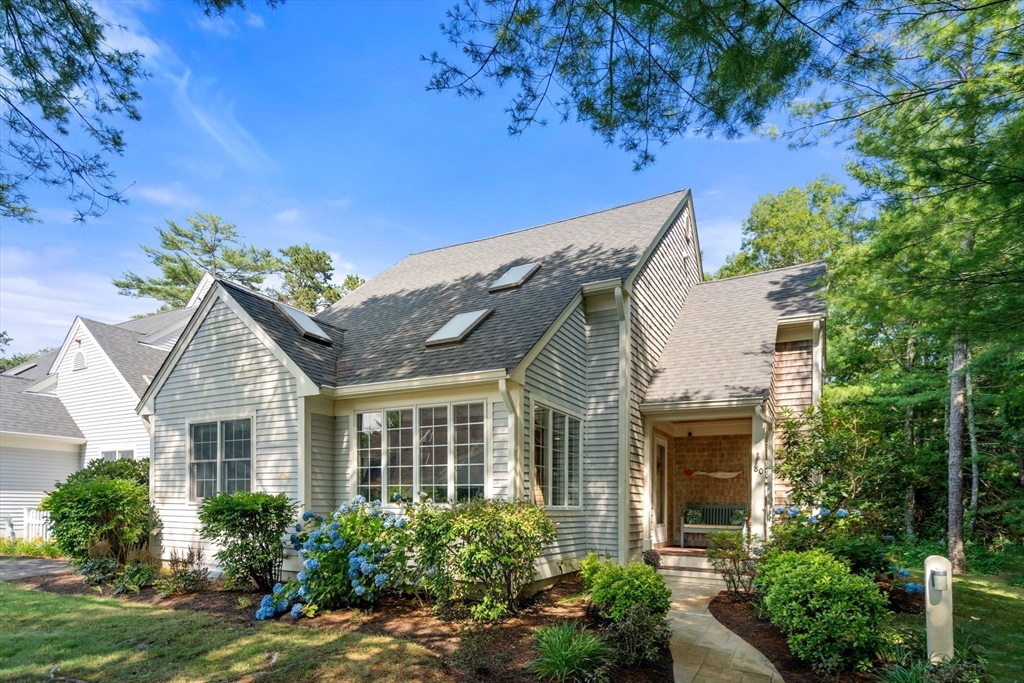 80 Gold Leaf Ln, Mashpee, Massachusetts, 2 Bedrooms Bedrooms, 5 Rooms Rooms,2.5 BathroomsBathrooms,Residential,For Sale,Gold Leaf Ln,73550895