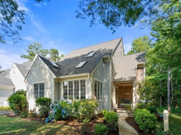 80 Gold Leaf Ln, Mashpee, Massachusetts, 2 Bedrooms Bedrooms, 5 Rooms Rooms,2.5 BathroomsBathrooms,Residential,For Sale,Gold Leaf Ln,73550895