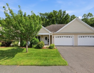 79 Cherry Dr, Wilbraham, Massachusetts, 2 Bedrooms Bedrooms, 5 Rooms Rooms,2 BathroomsBathrooms,Residential,For Sale,Cherry Dr,73550834