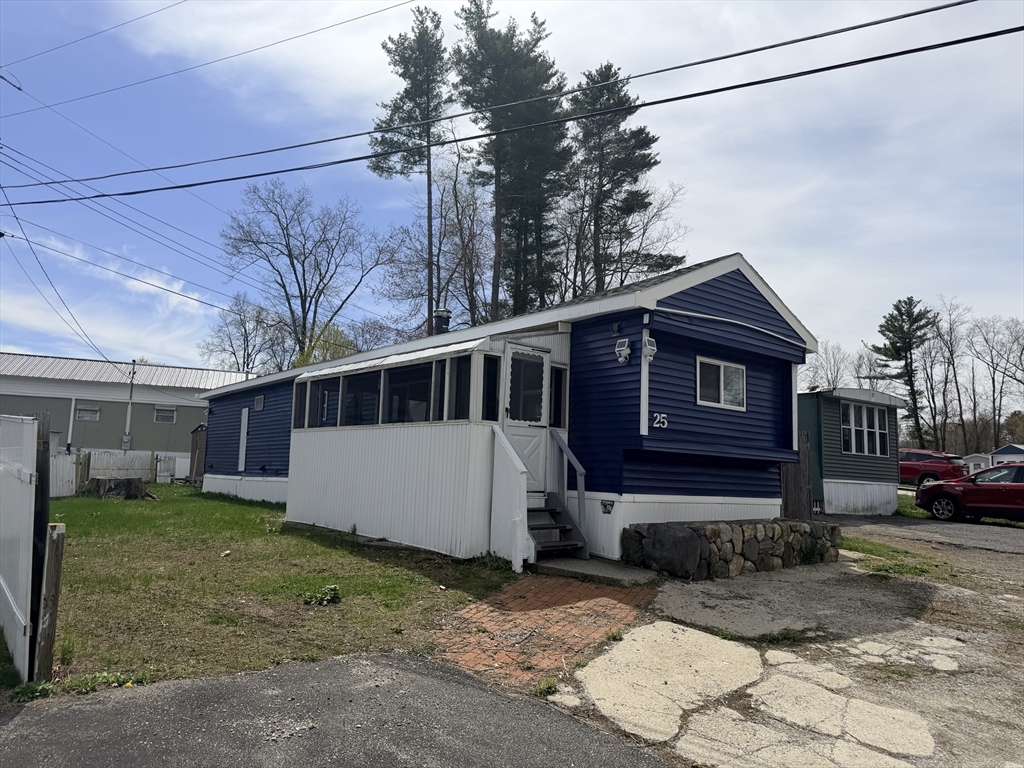1790 Massachusetts Ave, Lunenburg, Massachusetts, 2 Bedrooms Bedrooms, 4 Rooms Rooms,1 BathroomBathrooms,Residential,For Sale,Massachusetts Ave,73550853