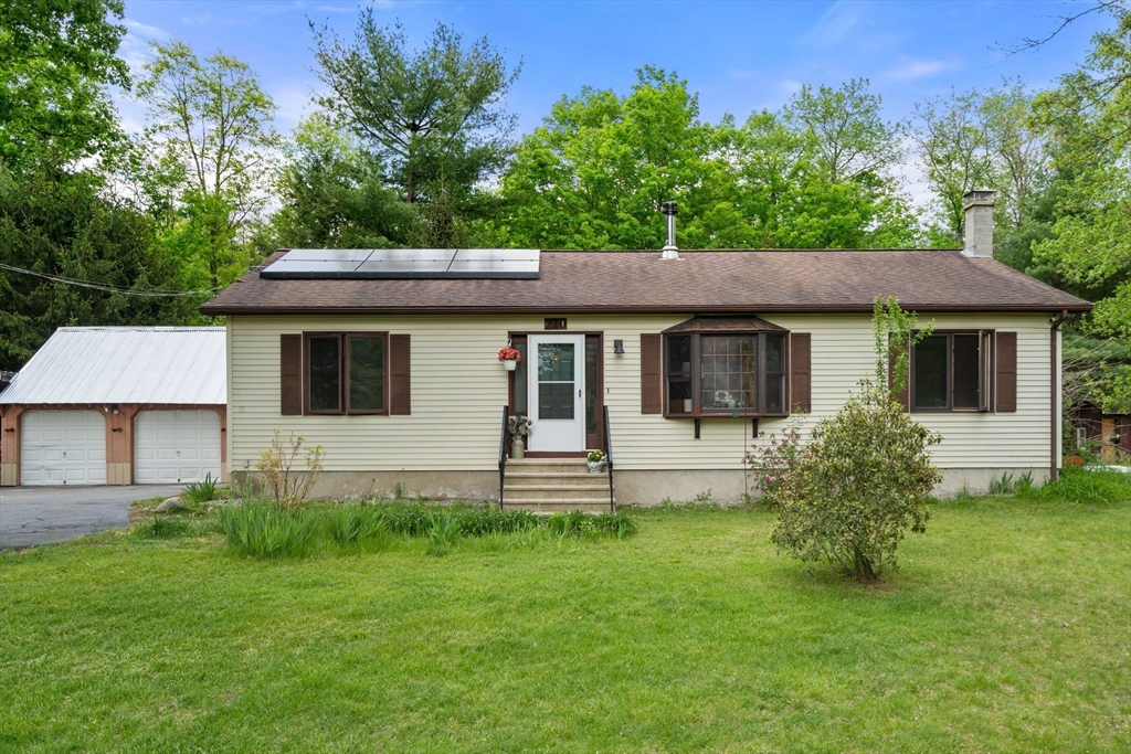210 Rice Street, Athol, Massachusetts, 3 Bedrooms Bedrooms, 6 Rooms Rooms,2 BathroomsBathrooms,Residential,For Sale,Rice Street,73550706