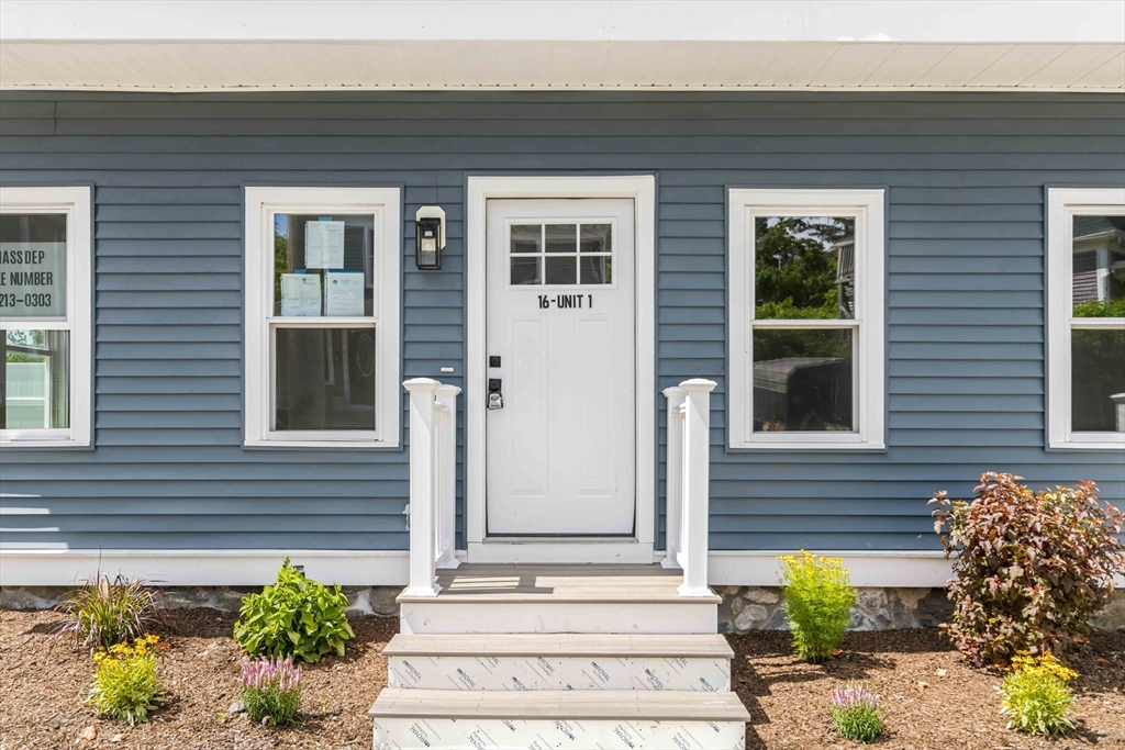 16 Hillside St, Maynard, Massachusetts, 3 Bedrooms Bedrooms, 7 Rooms Rooms,2 BathroomsBathrooms,Residential,For Sale,Hillside St,73550710