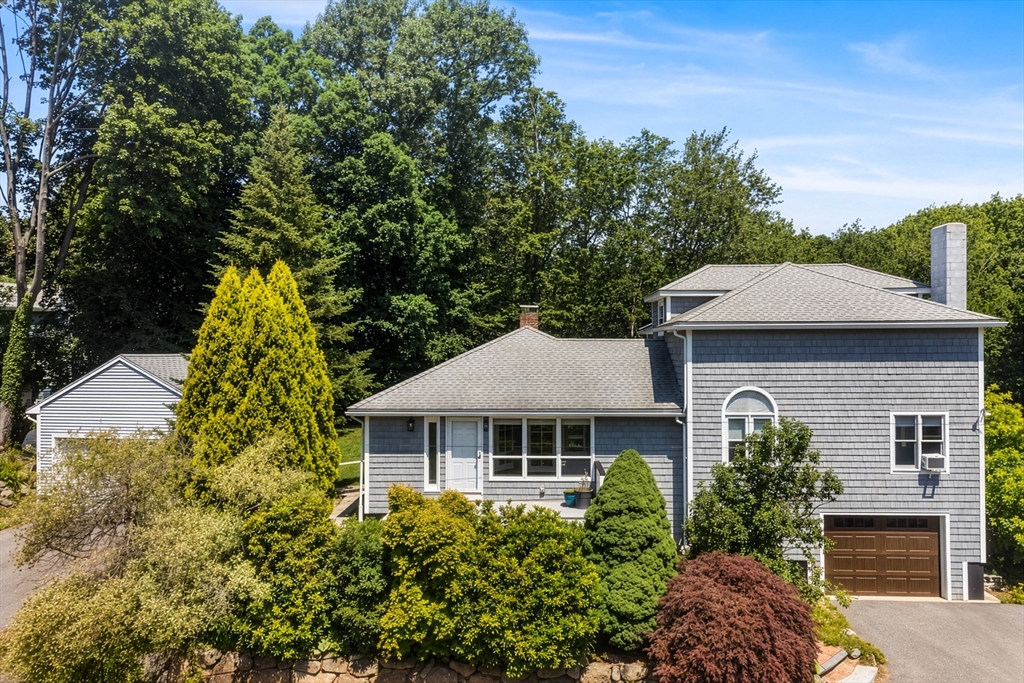 50 Idlewood Ave, Hamilton, Massachusetts, 3 Bedrooms Bedrooms, 12 Rooms Rooms,3 BathroomsBathrooms,Residential,For Sale,Idlewood Ave,73550713