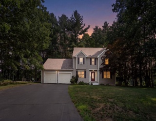 61 Easy St, Uxbridge, Massachusetts, 3 Bedrooms Bedrooms, 7 Rooms Rooms,2.5 BathroomsBathrooms,Residential,For Sale,Easy St,73548835