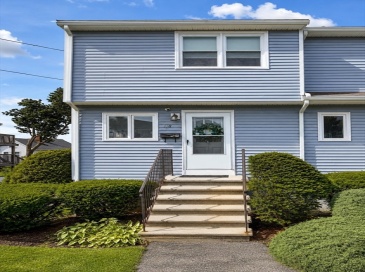 118 Portland St, Haverhill, Massachusetts, 2 Bedrooms Bedrooms, 5 Rooms Rooms,1.5 BathroomsBathrooms,Residential Lease,For Rent,Portland St,73550716