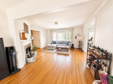 107 Charlesbank Rd, Newton, Massachusetts, 2 Bedrooms Bedrooms, 6 Rooms Rooms,2 BathroomsBathrooms,Residential Lease,For Rent,Charlesbank Rd,73550720