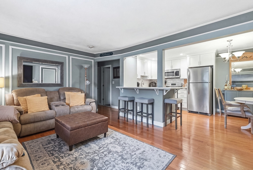 796 Willard St, Quincy, Massachusetts, 2 Bedrooms Bedrooms, 4 Rooms Rooms,1 BathroomBathrooms,Residential,For Sale,Willard St,73550727