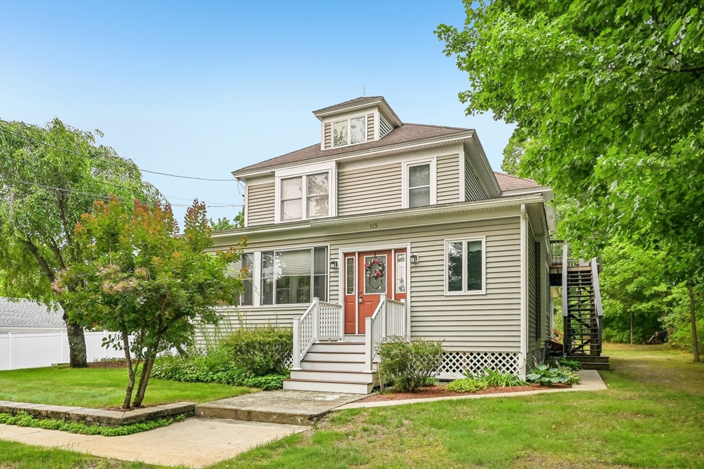 615 Mammoth Rd, Dracut, Massachusetts, 5 Bedrooms Bedrooms, 10 Rooms Rooms,3 BathroomsBathrooms,Residential,For Sale,Mammoth Rd,73550373