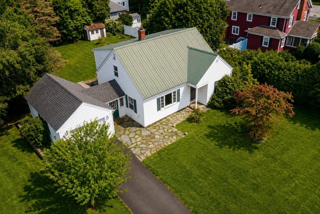 25 Montague St, Montague, Massachusetts, 4 Bedrooms Bedrooms, 6 Rooms Rooms,2 BathroomsBathrooms,Residential,For Sale,Montague St,73550475