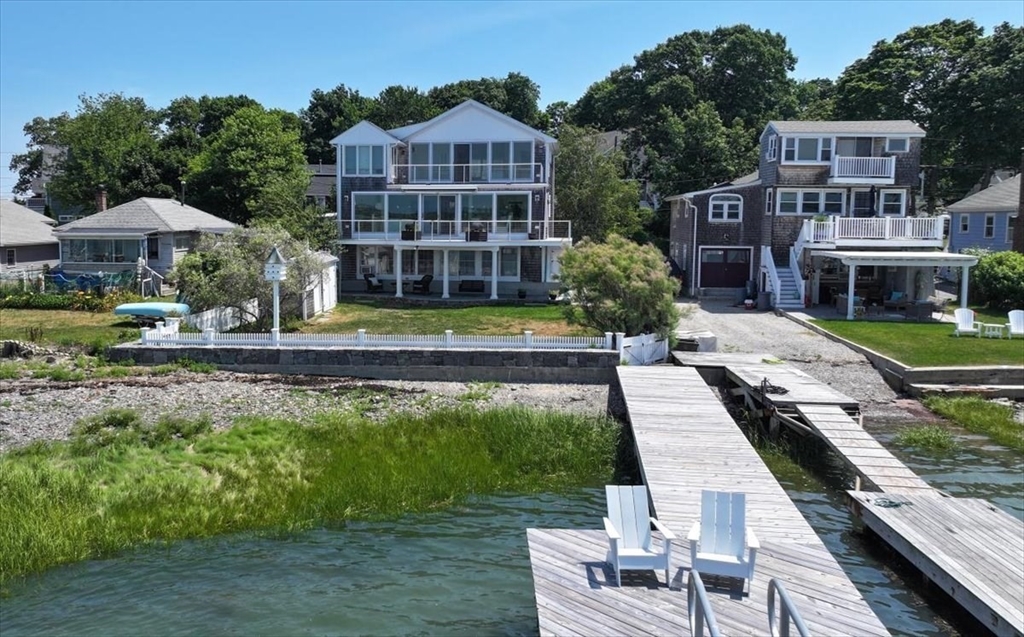 9 Beach Road, Hingham, Massachusetts, 3 Bedrooms Bedrooms, 6 Rooms Rooms,2.5 BathroomsBathrooms,Residential,For Sale,Beach Road,73550250