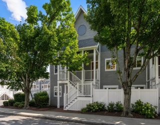 20 Ship Ave, Medford, Massachusetts, 2 Bedrooms Bedrooms, 5 Rooms Rooms,1.5 BathroomsBathrooms,Residential,For Sale,Ship Ave,73550737