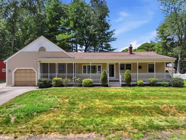 6 Maria Ave, Auburn, Massachusetts, 3 Bedrooms Bedrooms, 8 Rooms Rooms,1 BathroomBathrooms,Residential,For Sale,Maria Ave,73550773