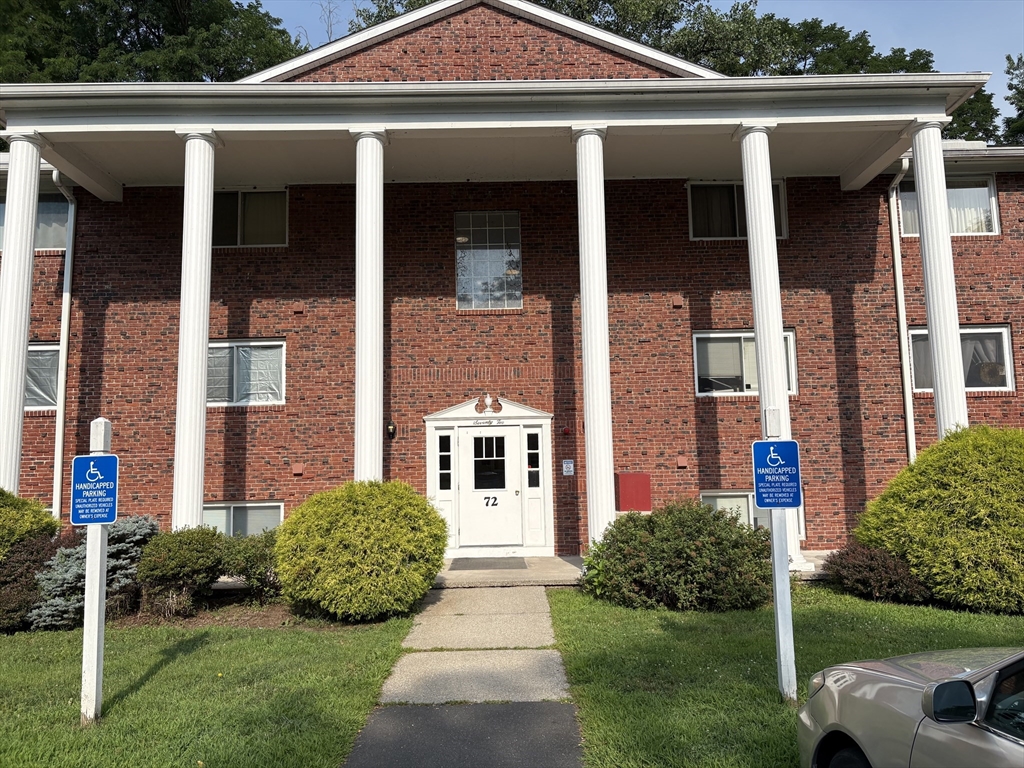 72 Barrett Street, Northampton, Massachusetts, 2 Bedrooms Bedrooms, 4 Rooms Rooms,1 BathroomBathrooms,Residential,For Sale,Barrett Street,73550704