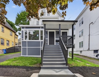 21 Hutchinson Street, Winthrop, Massachusetts, 4 Bedrooms Bedrooms, 8 Rooms Rooms,5 BathroomsBathrooms,Residential Income,For Sale,Hutchinson Street,73550792