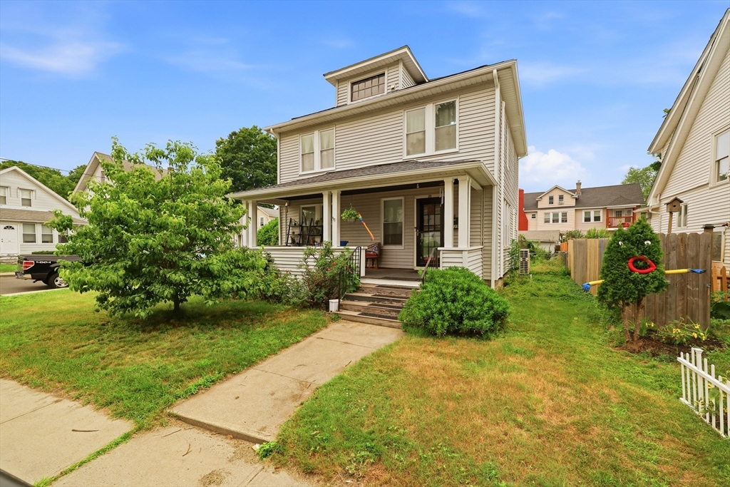 39 Claremont Ave, Holyoke, Massachusetts, 3 Bedrooms Bedrooms, 6 Rooms Rooms,1.5 BathroomsBathrooms,Residential,For Sale,Claremont Ave,73550794