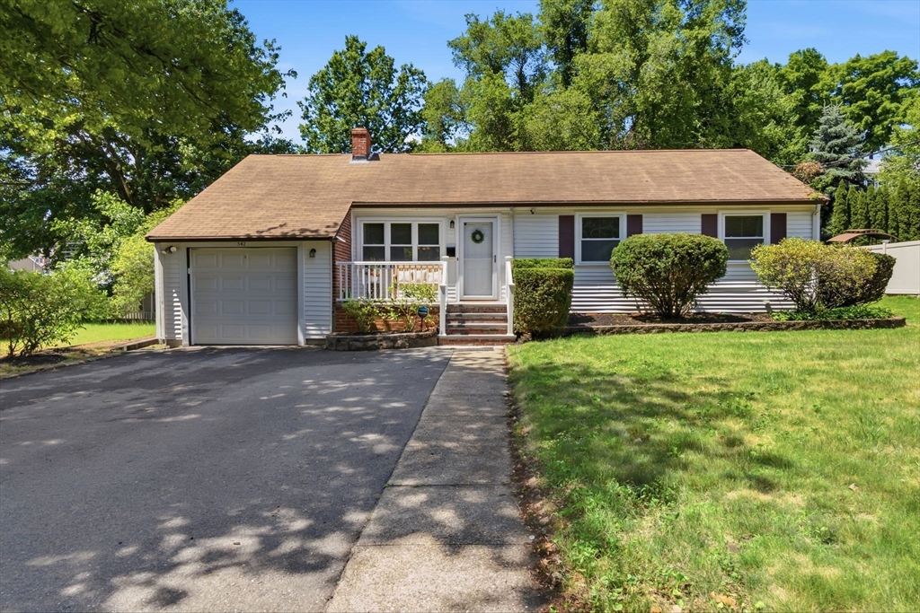 542 Trapelo Rd, Waltham, Massachusetts, 3 Bedrooms Bedrooms, 8 Rooms Rooms,1 BathroomBathrooms,Residential,For Sale,Trapelo Rd,73550539