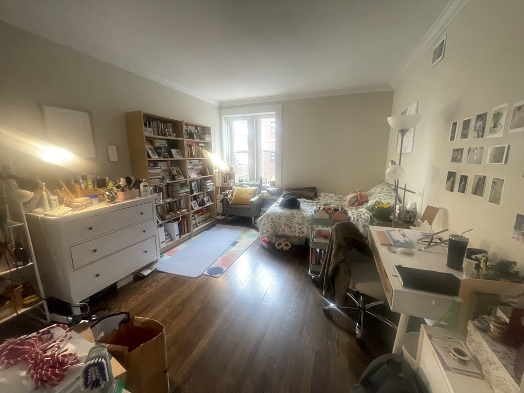 12 Short St, Brookline, Massachusetts, 3 Bedrooms Bedrooms, 5 Rooms Rooms,1 BathroomBathrooms,Residential Lease,For Rent,Short St,73550809