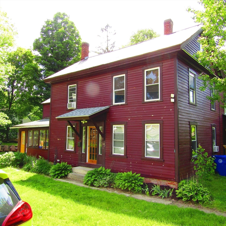 14-16 Garfield, Greenfield, Massachusetts, 5 Bedrooms Bedrooms, 12 Rooms Rooms,2.5 BathroomsBathrooms,Residential Income,For Sale,Garfield,73524318