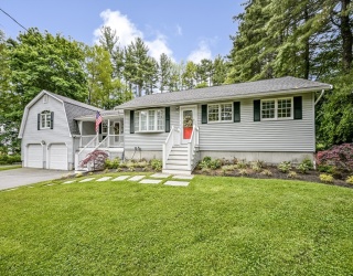 11 Holbrook St, Norfolk, Massachusetts, 4 Bedrooms Bedrooms, 8 Rooms Rooms,2 BathroomsBathrooms,Residential,For Sale,Holbrook St,73523525