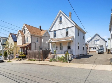 59 Woodville St, Everett, Massachusetts, 5 Bedrooms Bedrooms, 10 Rooms Rooms,2 BathroomsBathrooms,Residential Income,For Sale,Woodville St,73513543