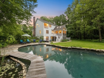 81 Tahattawan Rd, Littleton, Massachusetts, 3 Bedrooms Bedrooms, 7 Rooms Rooms,3 BathroomsBathrooms,Residential,For Sale,Tahattawan Rd,73533135