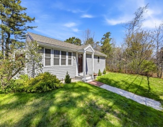 196 Plymouth Ave, Wareham, Massachusetts, 2 Bedrooms Bedrooms, 4 Rooms Rooms,1 BathroomBathrooms,Residential,For Sale,Plymouth Ave,73523882
