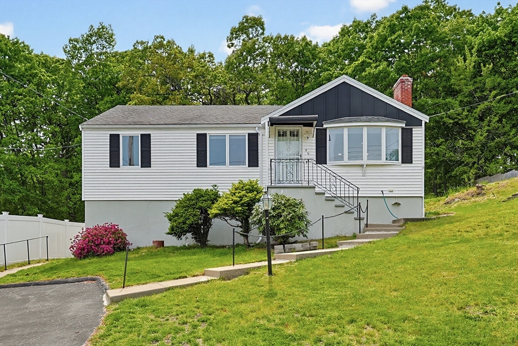 46 Robinson Rd, Woburn, Massachusetts, 3 Bedrooms Bedrooms, 5 Rooms Rooms,2 BathroomsBathrooms,Residential,For Sale,Robinson Rd,73525931