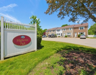 3 Highcrest Park, Webster, Massachusetts, 2 Bedrooms Bedrooms, 5 Rooms Rooms,1.5 BathroomsBathrooms,Residential,For Sale,Highcrest Park,73525404
