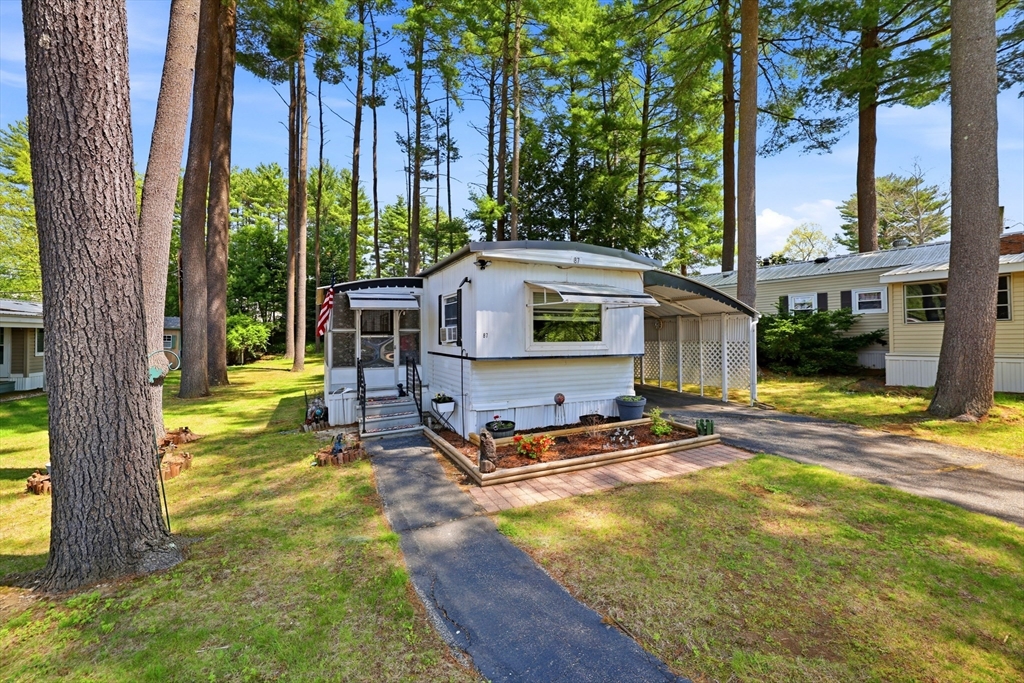 281 Chauncy Walker Street, Belchertown, Massachusetts, 2 Bedrooms Bedrooms, 4 Rooms Rooms,1 BathroomBathrooms,Residential,For Sale,Chauncy Walker Street,73521416