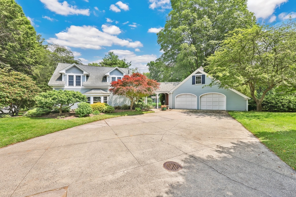 95 South Main St, Belchertown, Massachusetts, 3 Bedrooms Bedrooms, 7 Rooms Rooms,2 BathroomsBathrooms,Residential,For Sale,South Main St,73500924