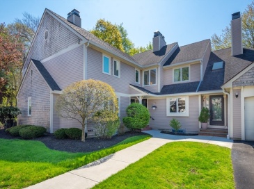 42 Jasper Lane, Randolph, Massachusetts, 2 Bedrooms Bedrooms, 6 Rooms Rooms,2.5 BathroomsBathrooms,Residential,For Sale,Jasper Lane,73518667